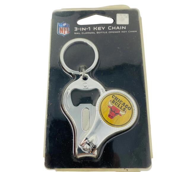 Chicago Bulls NFL 3-IN-1 Keychain, Nail Clipper, Bottle Opener Keychain - Picture 1 of 3